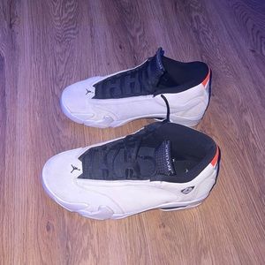 Air Jordan 14 retro “desert sand “ size 11
